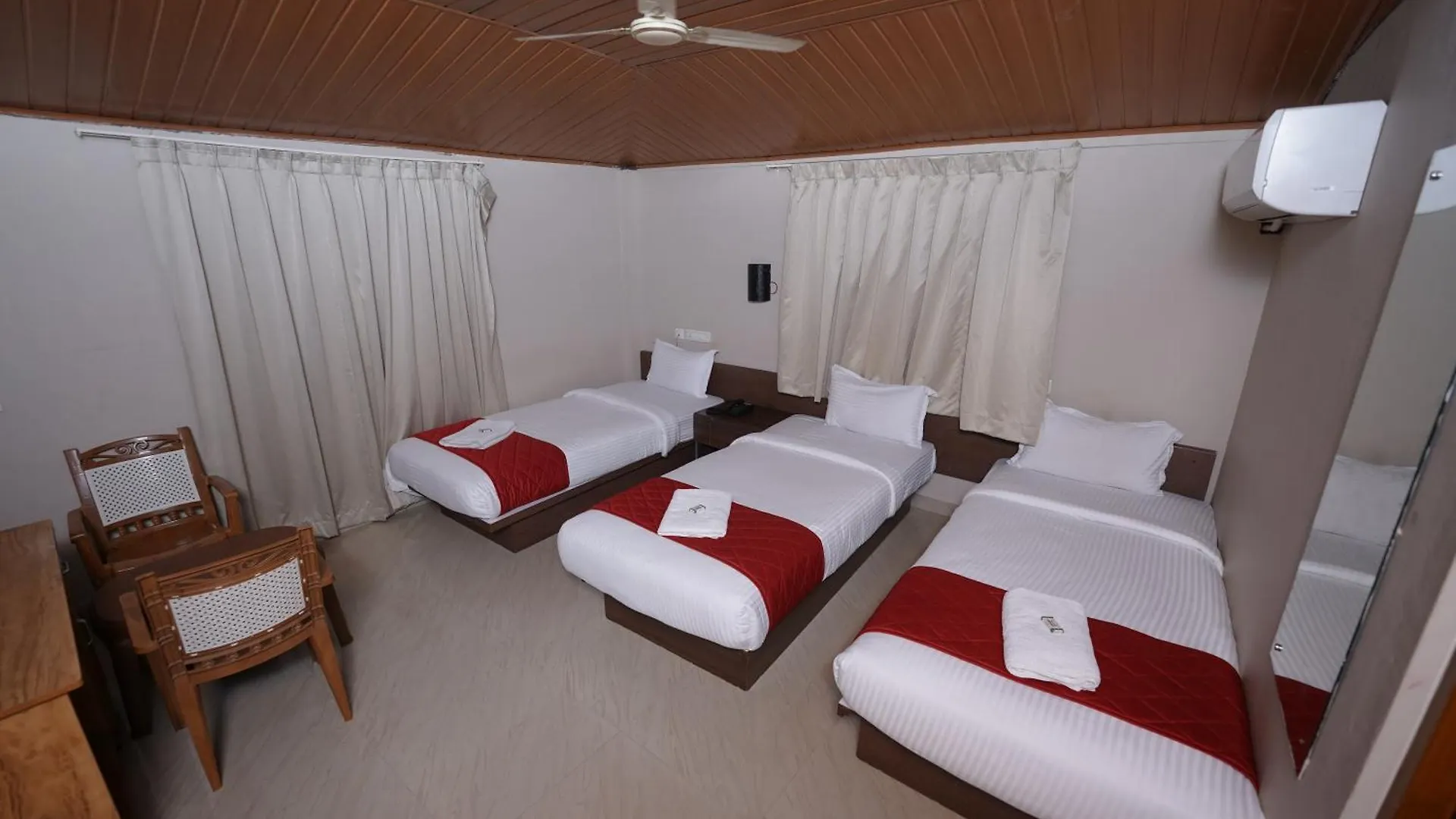 Villa Dreams Airport Residency Nedumbassery Lodge